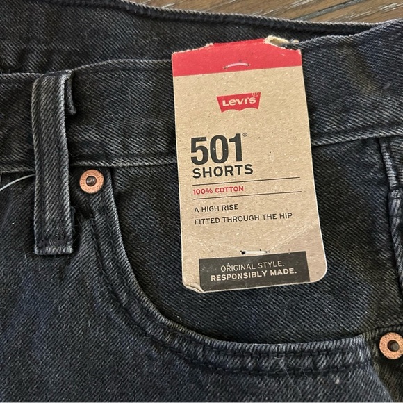 NWT Levi's 501 Black Denim Shorts Size 29 - Picture 5 of 6